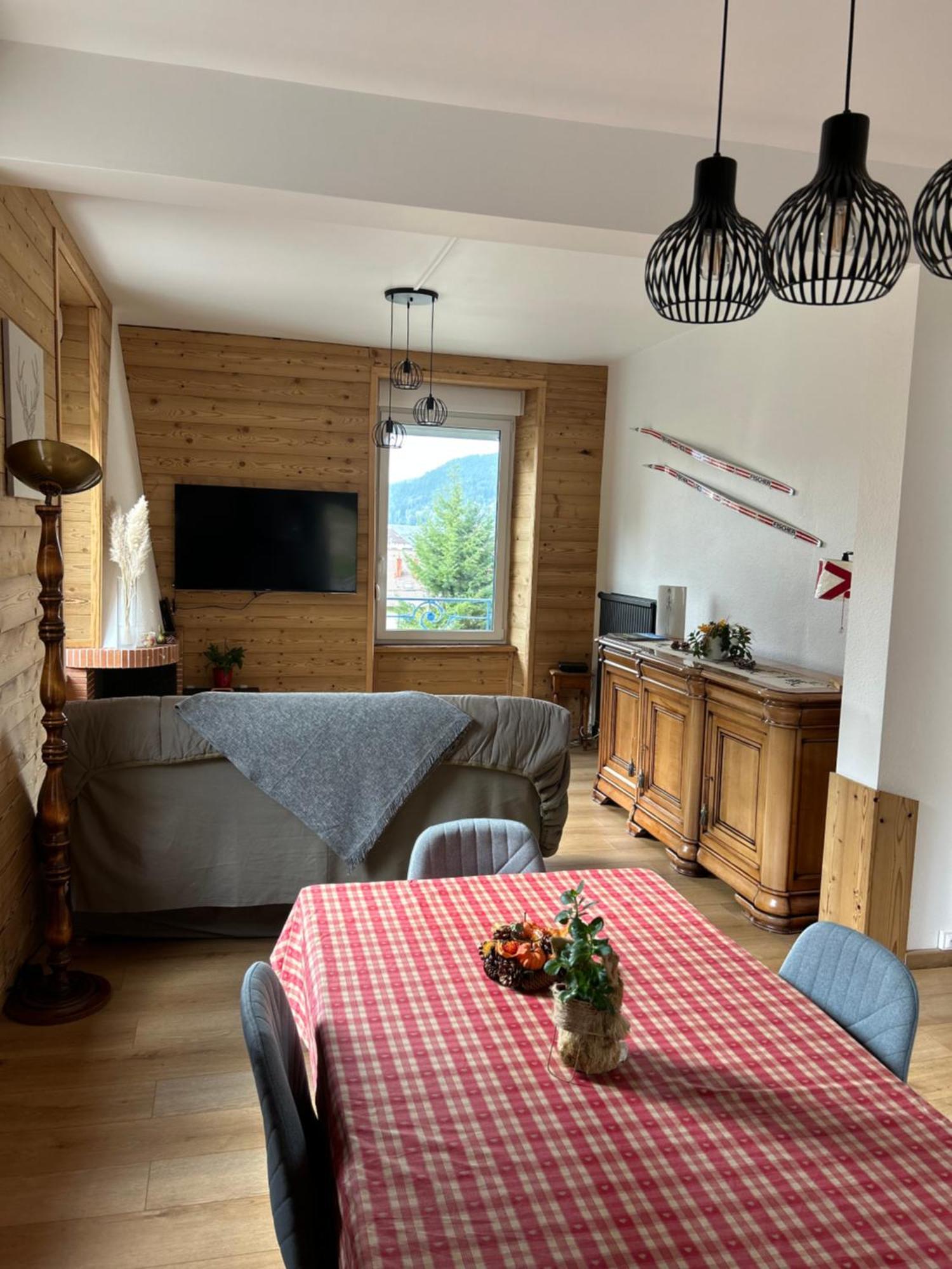 Gîte 3 étoiles L'apparté de G au calme avec balcon et parking privé Gérardmer Extérieur photo